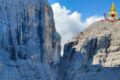 Tremendo distacco di rocce dal Monte Pelmo: nube di polvere visibile da chilometri